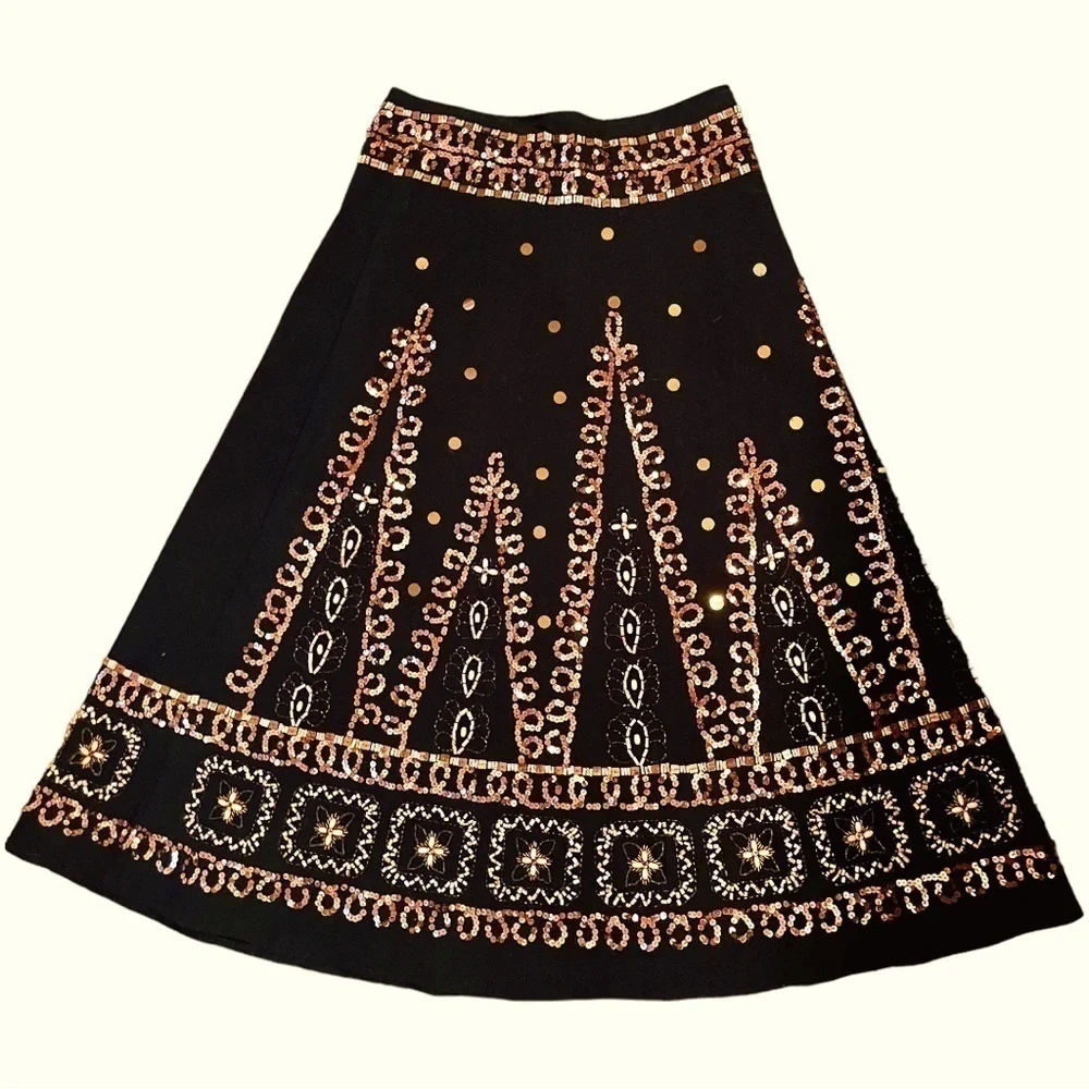 Amazing 🤩 Paris Paris‎ Skirt in brown and gold sequins